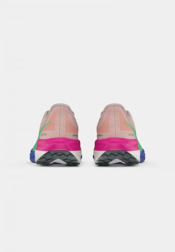 Беговые кроссовки