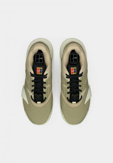 Теннисные кроссовки