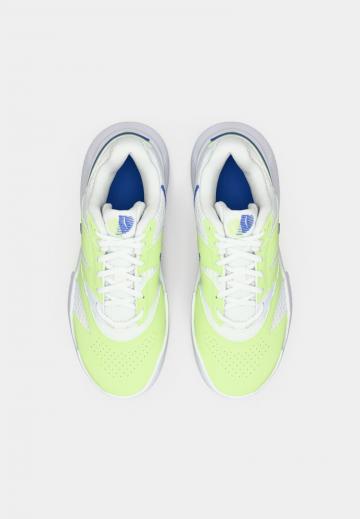 Теннисные кроссовки