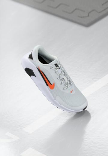 Тренировочные кроссовки