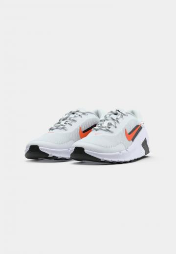 Тренировочные кроссовки