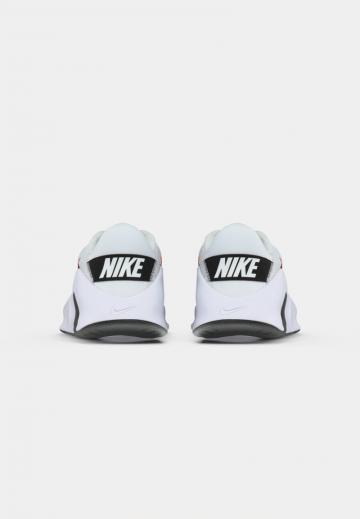 Тренировочные кроссовки