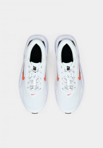 Тренировочные кроссовки