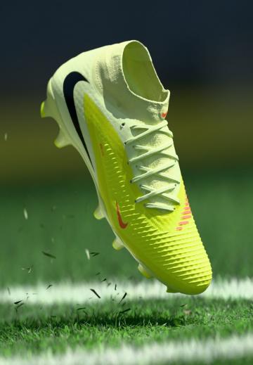 Футбольные бутсы