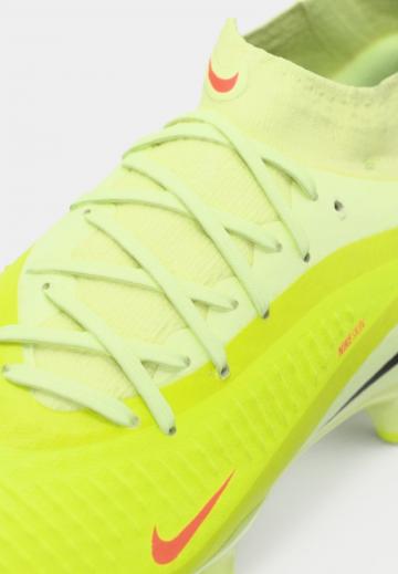 Футбольные бутсы