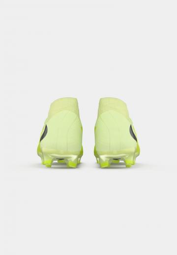 Футбольные бутсы