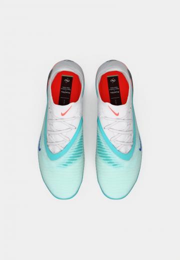 Футбольные бутсы