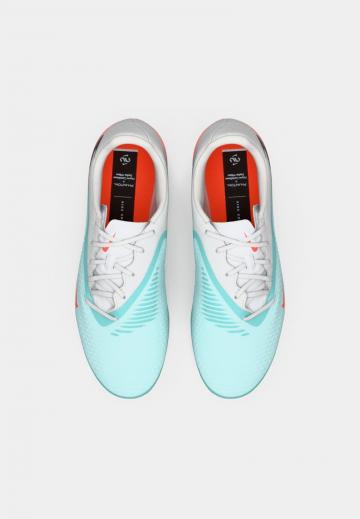 Футбольные бутсы