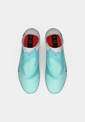 Футбольные бутсы