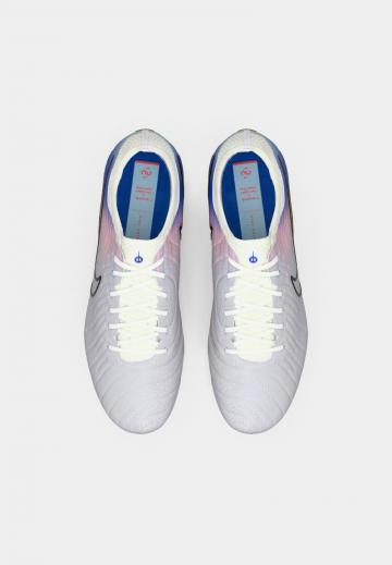 Футбольные бутсы