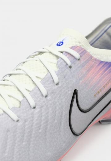 Футбольные бутсы