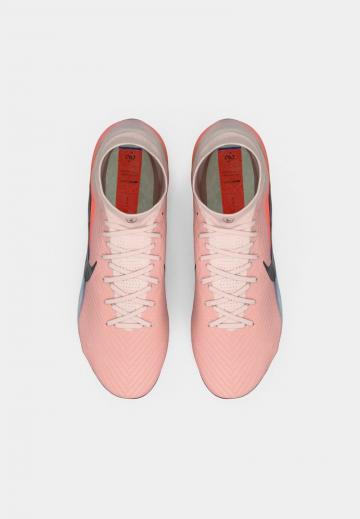 Футбольные бутсы