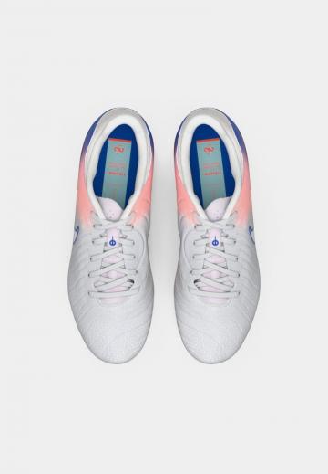 Футбольные бутсы