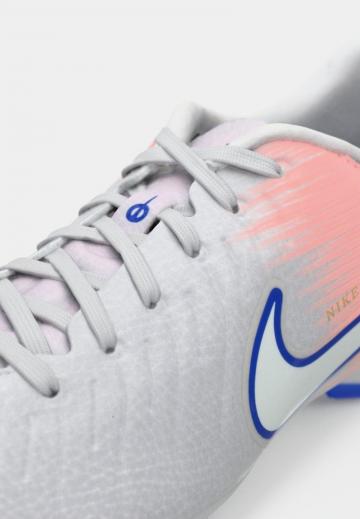 Футбольные бутсы