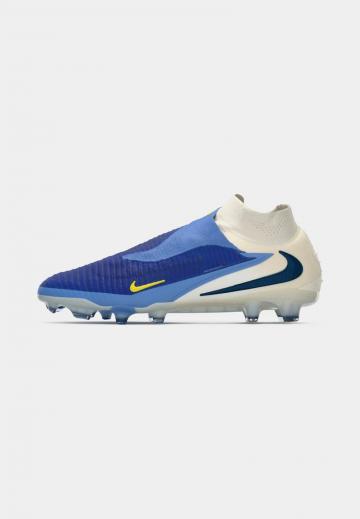 Футбольные бутсы