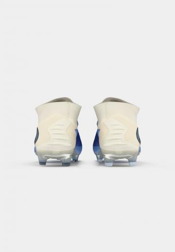 Футбольные бутсы