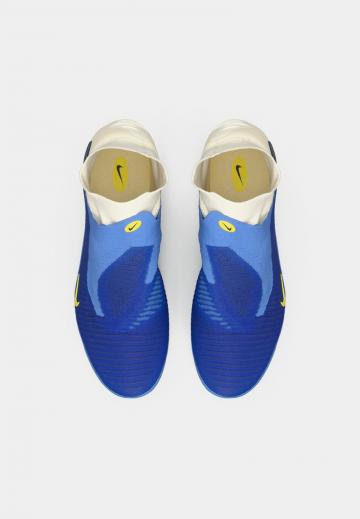 Футбольные бутсы