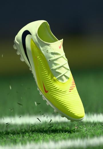 Футбольные бутсы