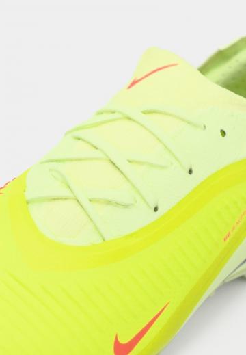 Футбольные бутсы