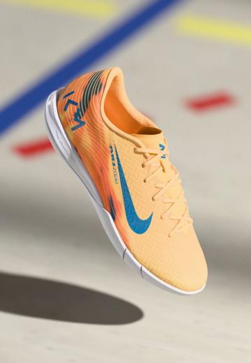 Футбольные бутсы