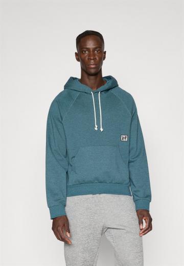 Спортивная кофта