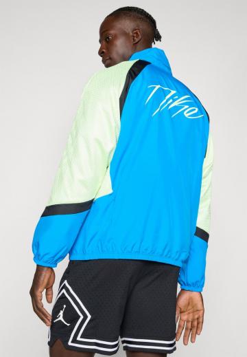 Спортивная куртка