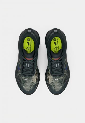 Беговые кроссовки