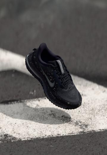 Беговые кроссовки