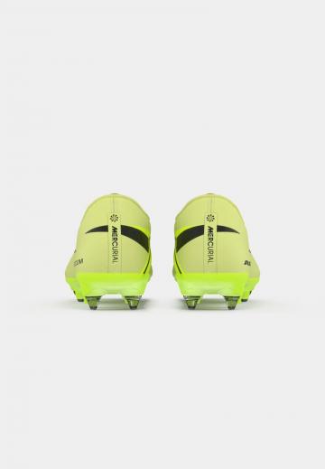 Футбольные бутсы