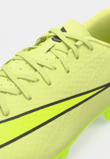 Футбольные бутсы