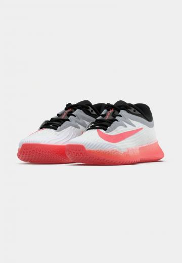 Теннисные кроссовки