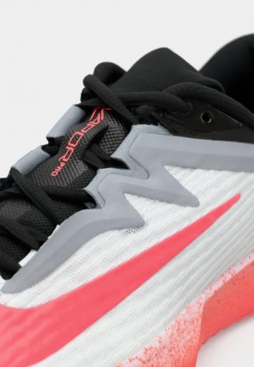 Теннисные кроссовки