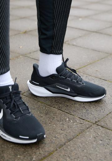 Беговые кроссовки