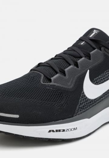 Беговые кроссовки