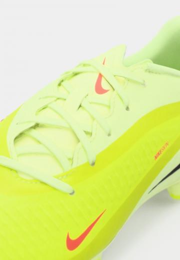 Футбольные бутсы