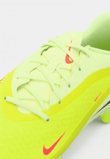 Футбольные бутсы