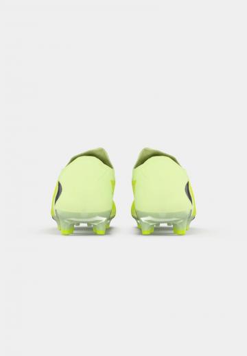 Футбольные бутсы