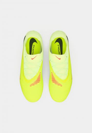 Футбольные бутсы