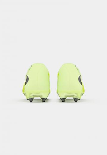 Футбольные бутсы