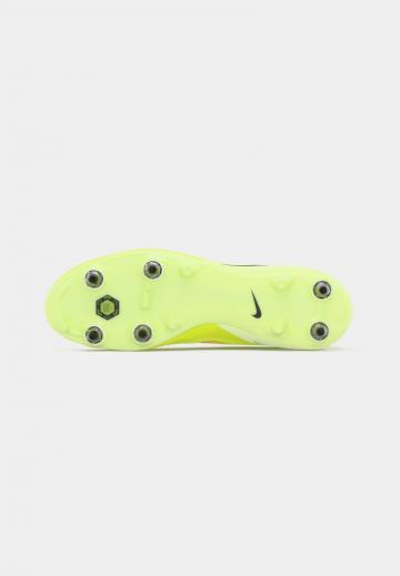 Футбольные бутсы