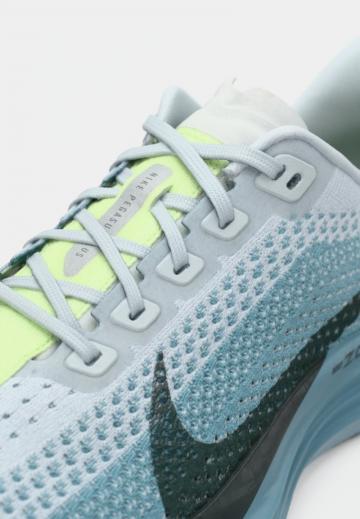 Беговые кроссовки