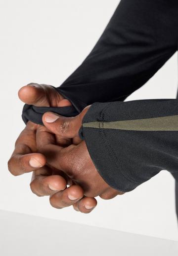 Спортивная кофта