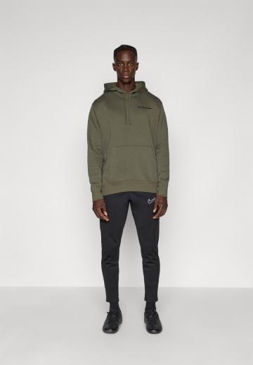 Спортивная кофта