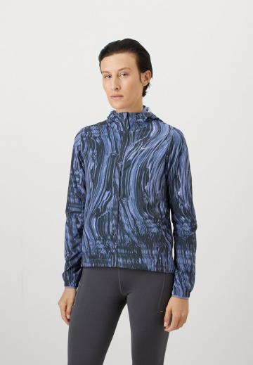 Спортивная куртка