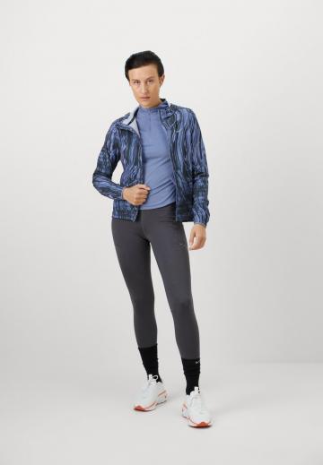 Спортивная куртка