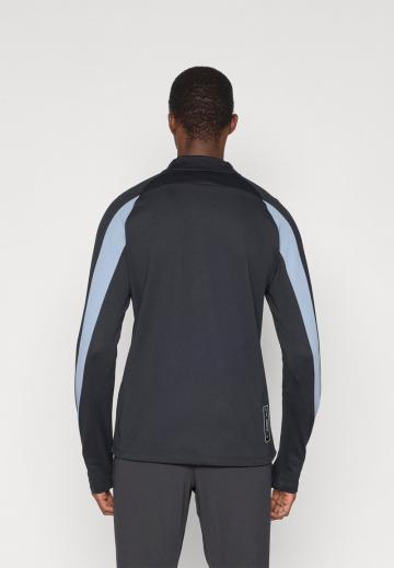 Спортивная кофта