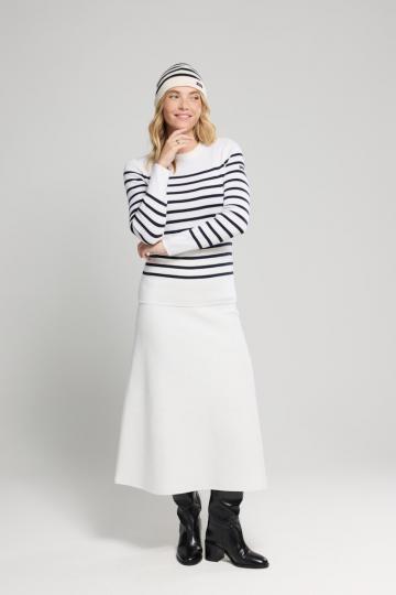 Пуловер в полоску