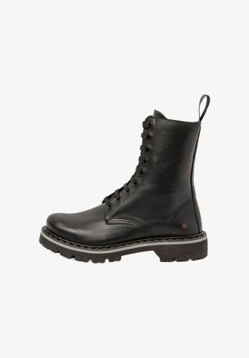 Ботинки на шнуровке