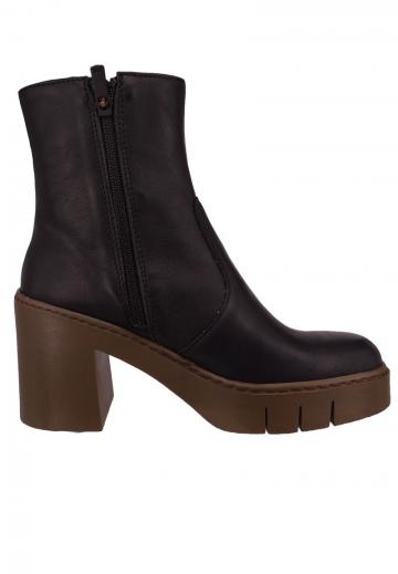 Полусапожки на высоком каблуке