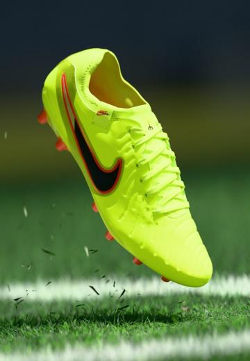 Футбольные бутсы